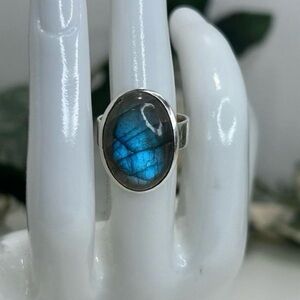 Sterling Silver Labradorite
Ring Womens Size 5 3/4
Blue Oval Gemstone Bezel Set